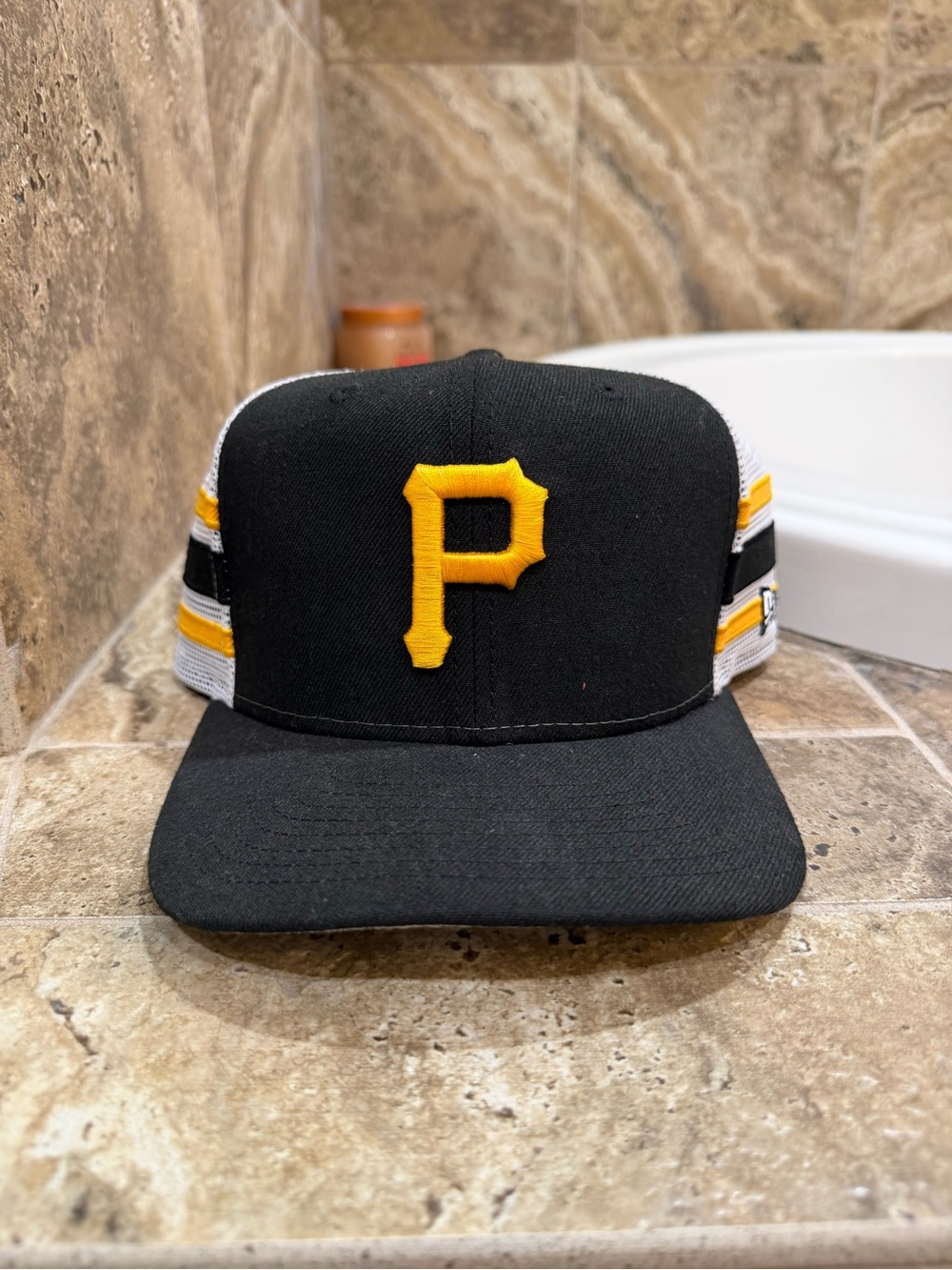 Men's New Era Pittsburgh Pirates Black Stripe Trucker 9FIFTY Snapback Hat